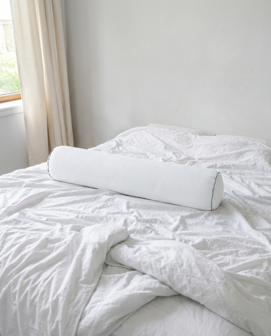 Body pillow vs regular pillow on bed difference